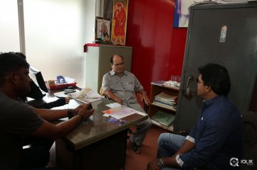 Jakkanna Movie Team Visited Hyderabad Theaters